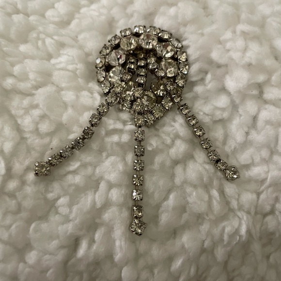 Spectator Pin ready for the Holidays & Wedding ! - Picture 2 of 3